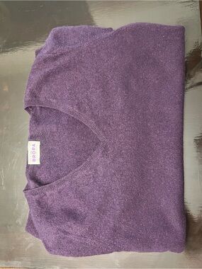 Vintage Brora 100% Scottish Luxury Cashmere V-neck Sweater
